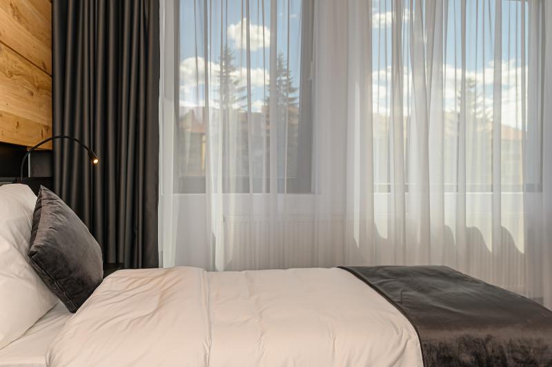 B The Hotel image