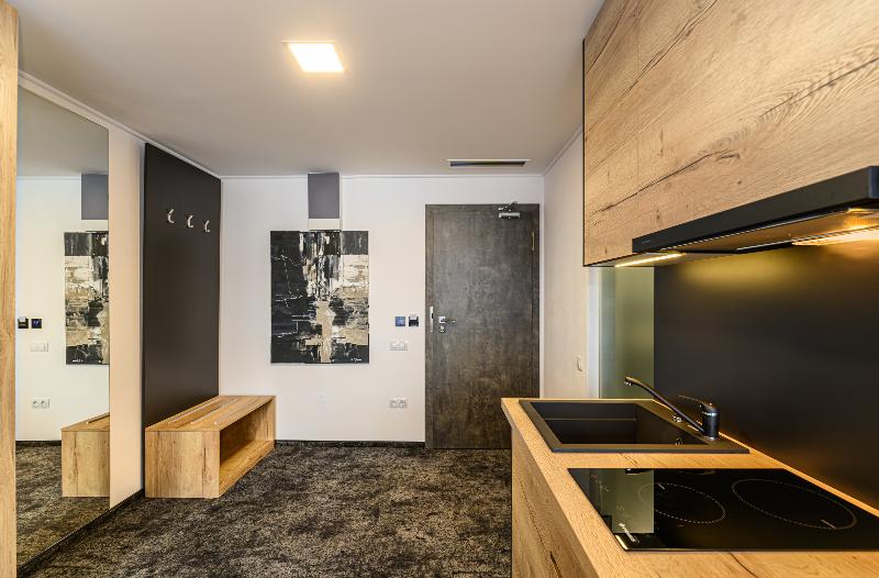 B The Hotel image
