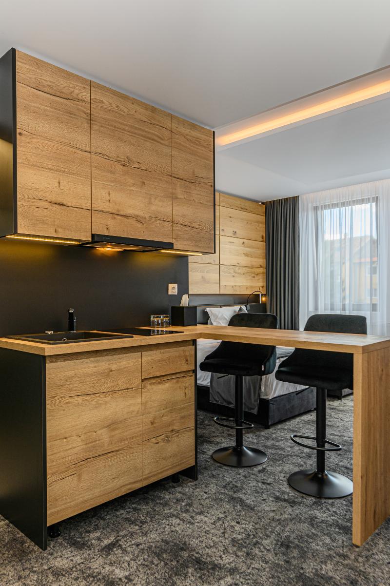 B The Hotel image