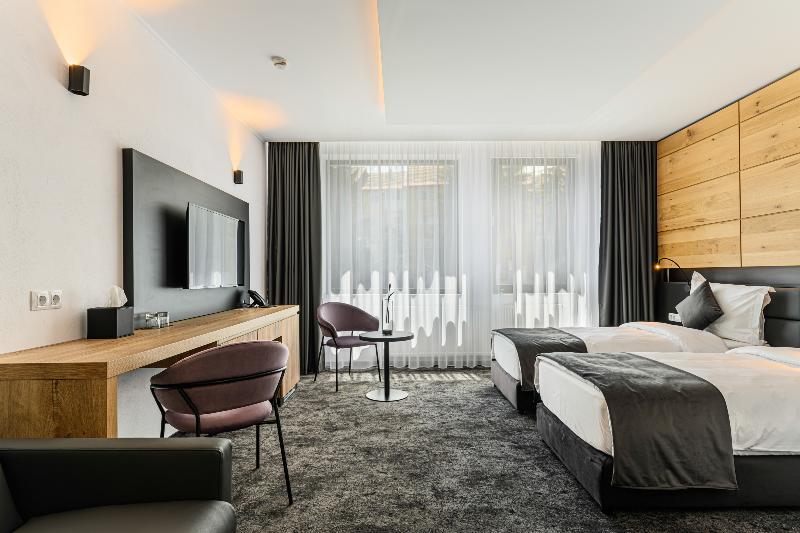 B The Hotel image