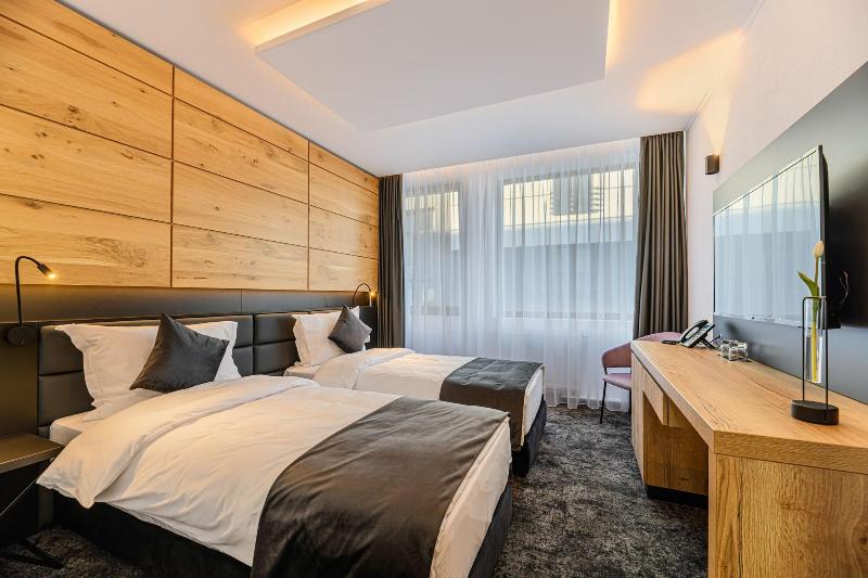 B The Hotel image