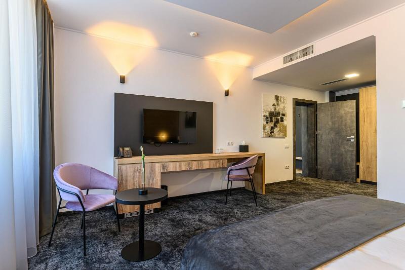 B The Hotel image