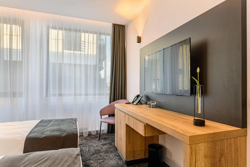 B The Hotel image