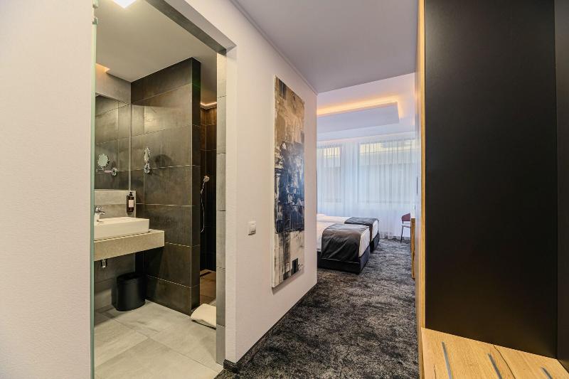 B The Hotel image