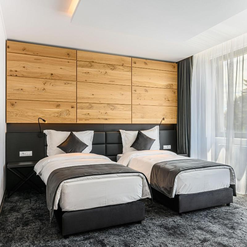 B The Hotel image
