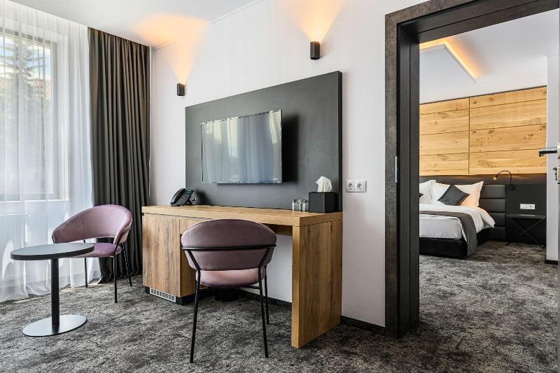 B The Hotel image
