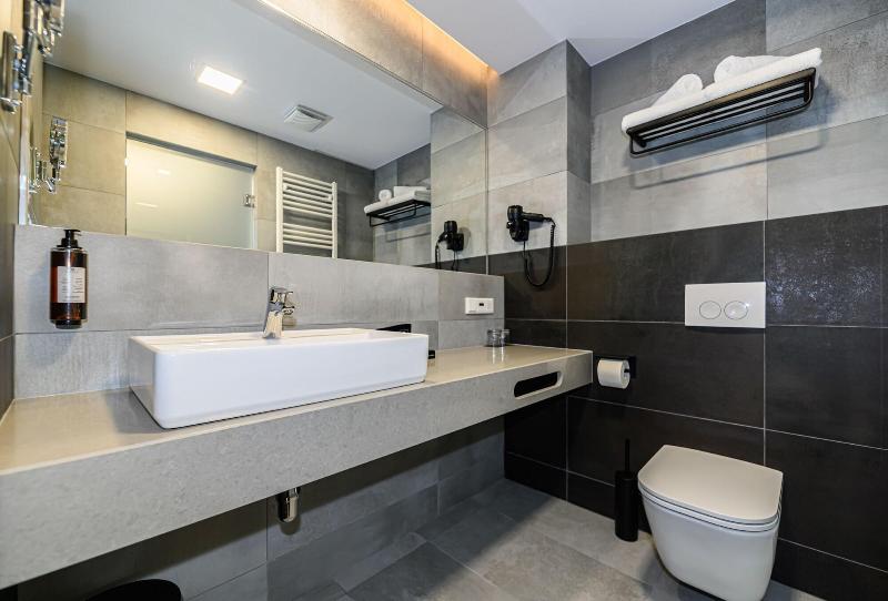 B The Hotel image