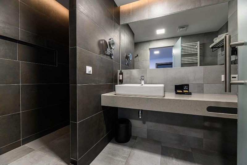 B The Hotel image