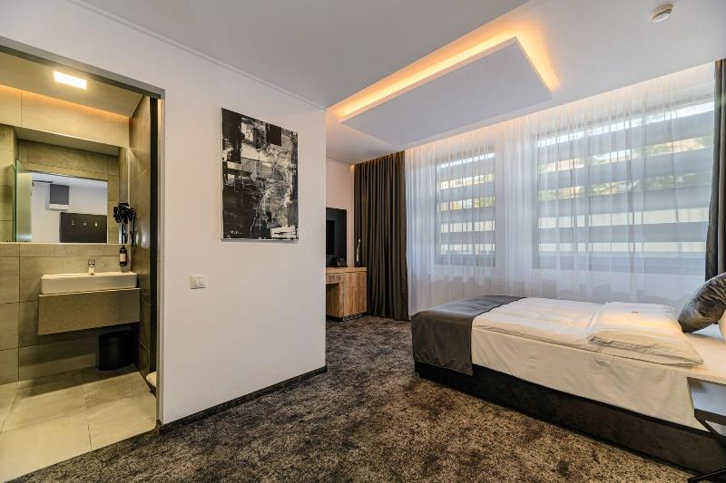 B The Hotel image