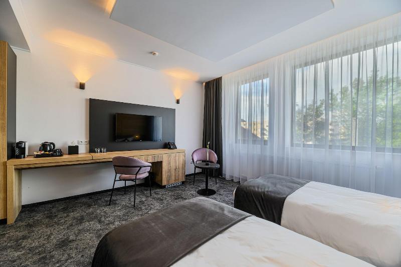 B The Hotel image