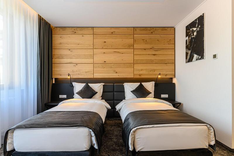 B The Hotel image