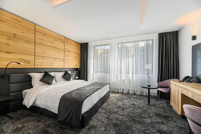 B The Hotel image