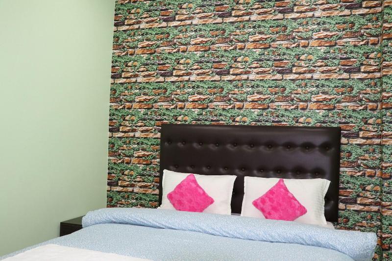 Hotel Happy Home image