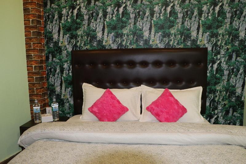Hotel Happy Home image