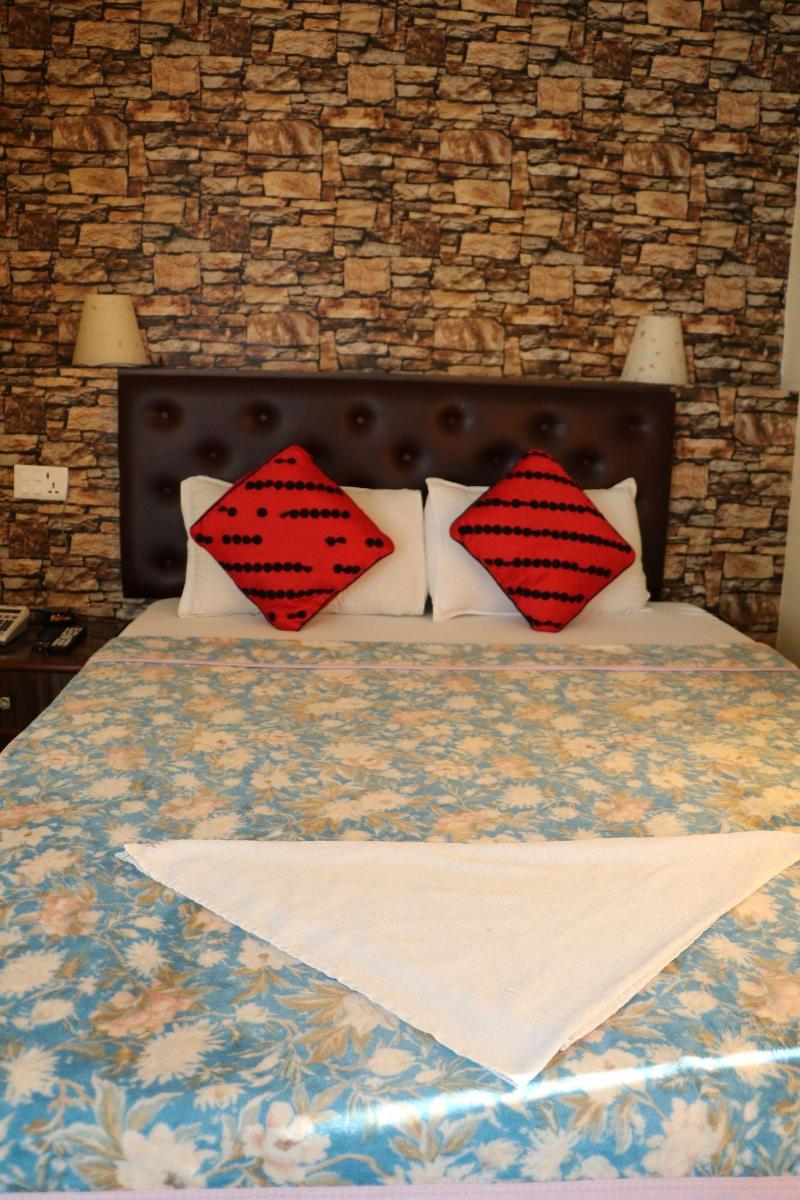 Hotel Happy Home image
