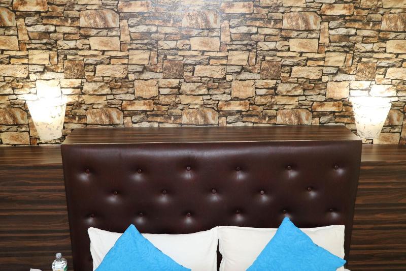 Hotel Happy Home image