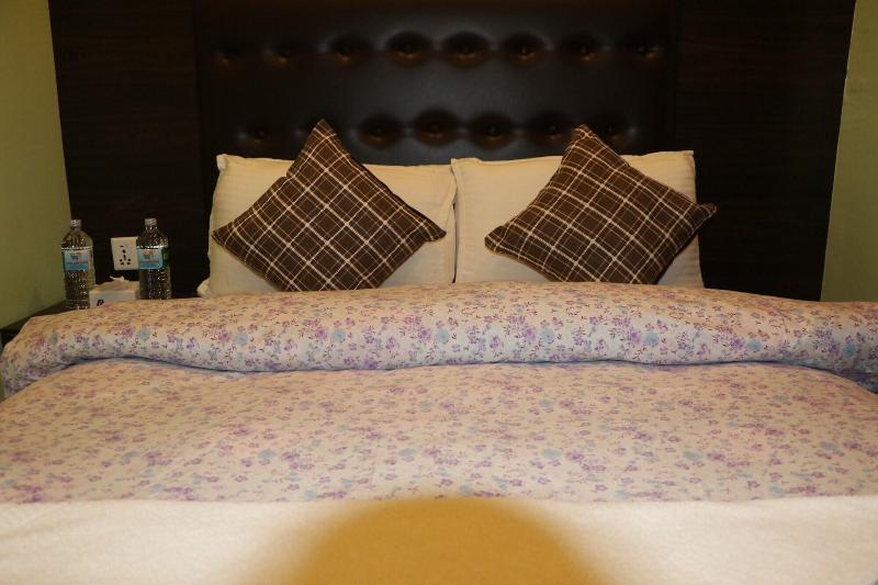 Hotel Happy Home image