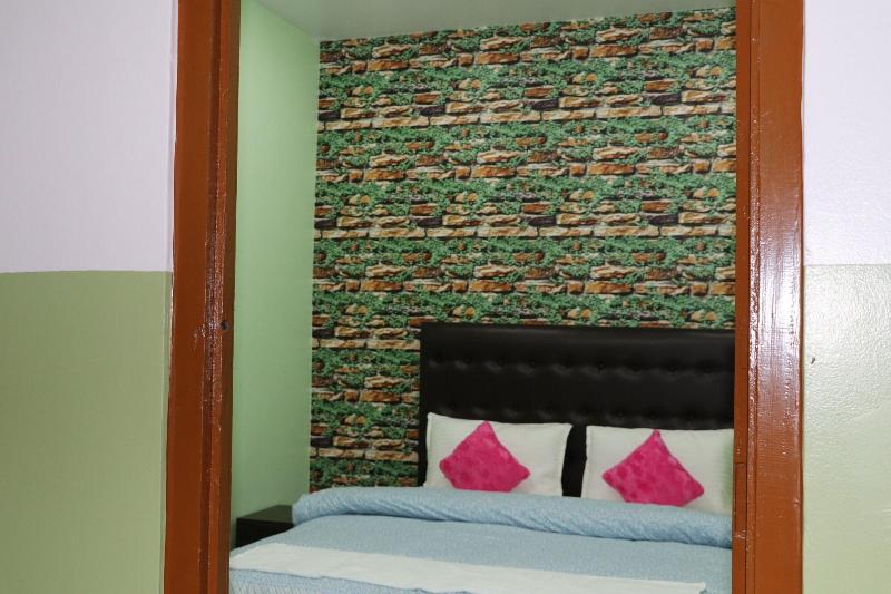 Hotel Happy Home image