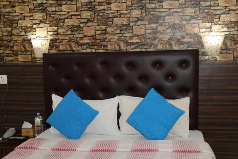 Hotel Happy Home image