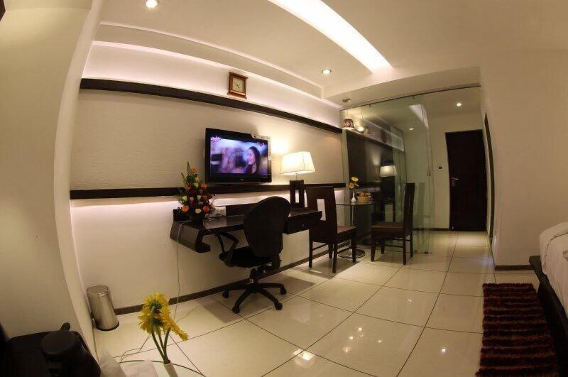 Shangri La Grand The Hotel image
