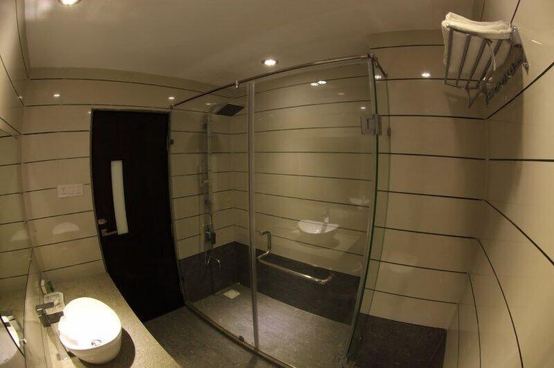 Shangri La Grand The Hotel image