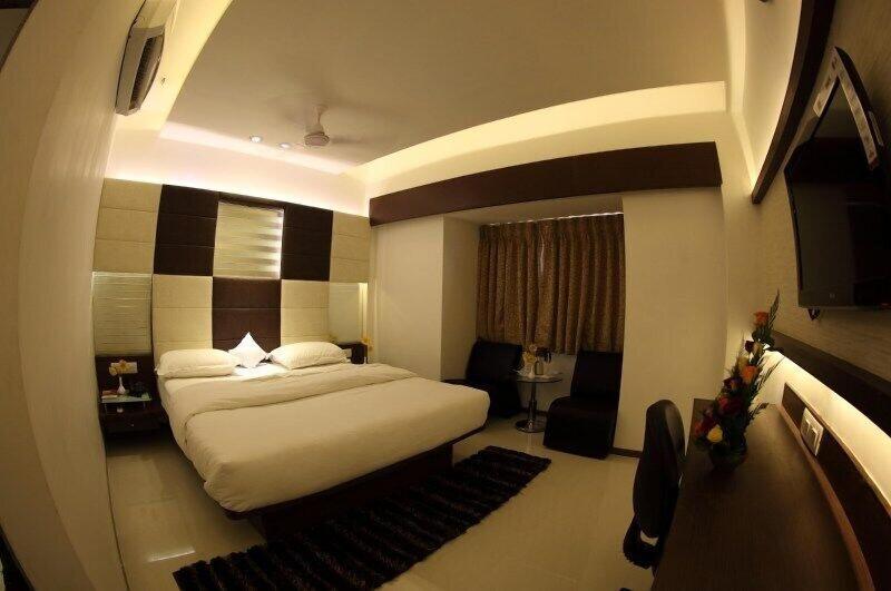 Shangri La Grand The Hotel image