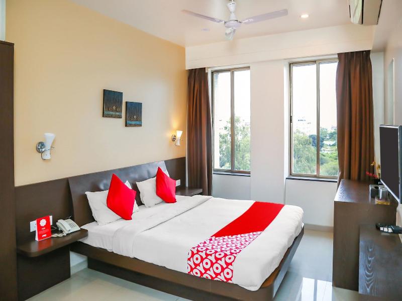 Oyo 1349 Hotel Solitaire image