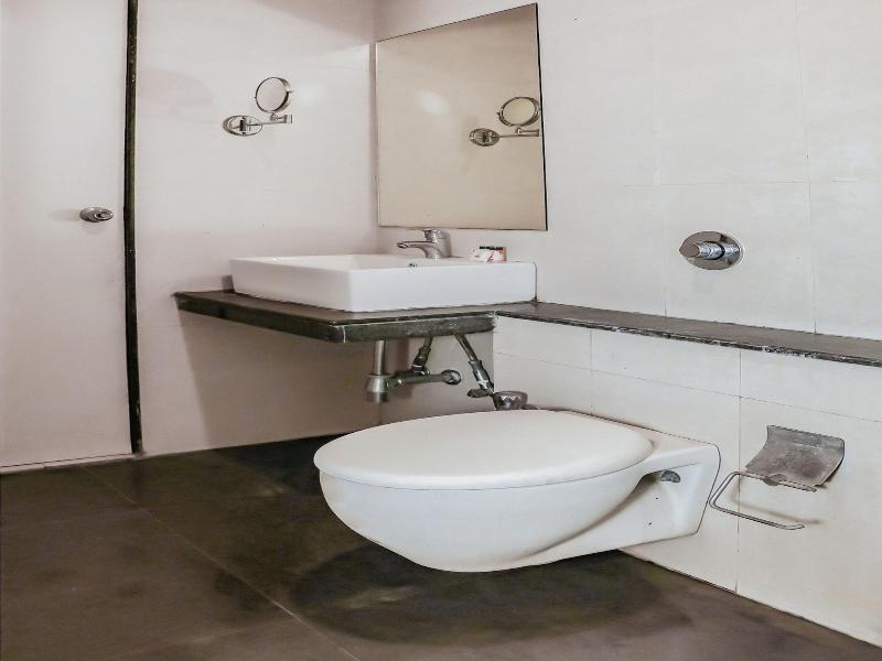 Oyo 1349 Hotel Solitaire image