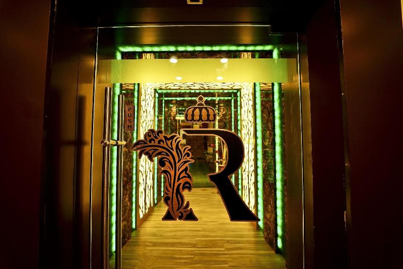 Hotel Royal image