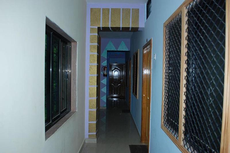 Hotel Royal image