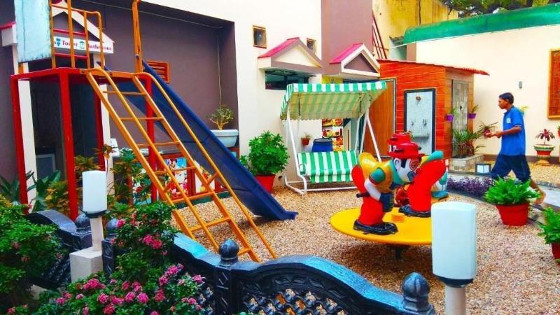 Hotel Royal image