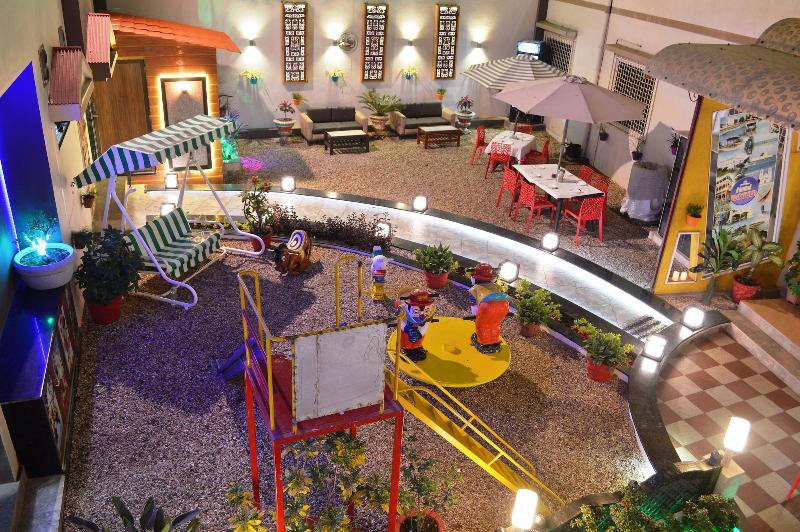 Hotel Royal image