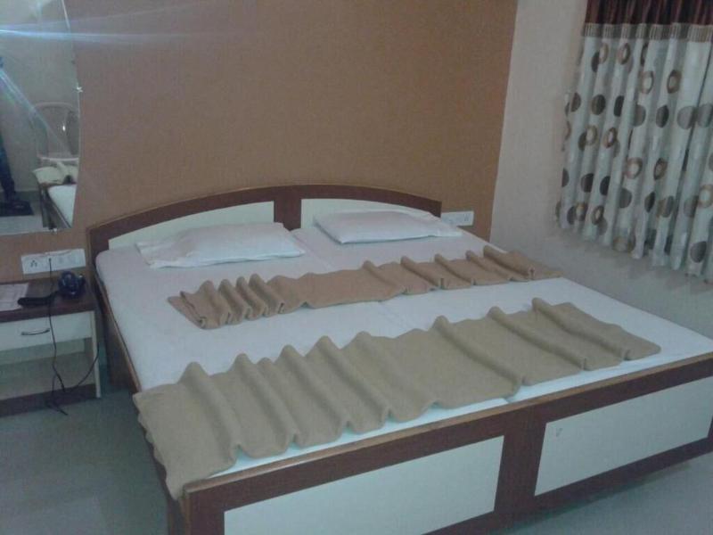 Hotel Royal image