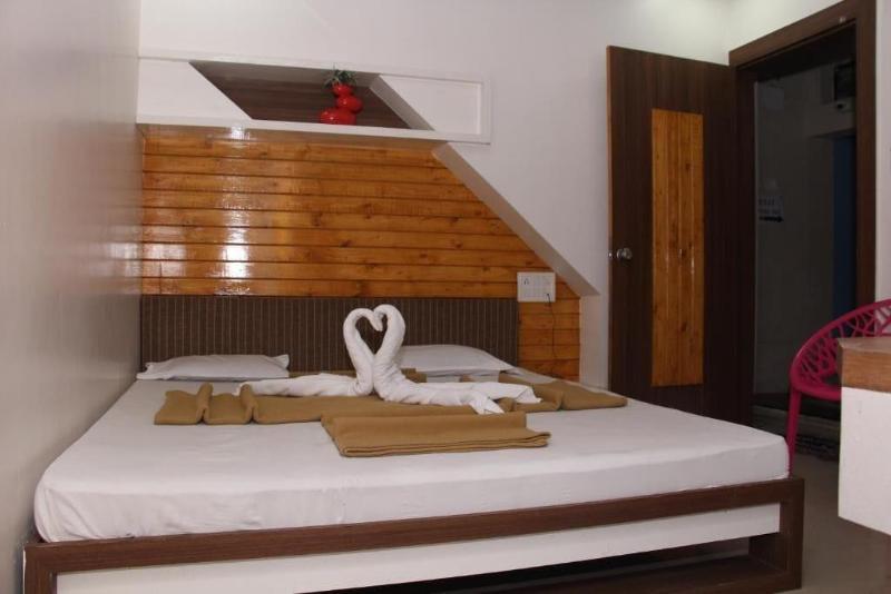 Hotel Royal image