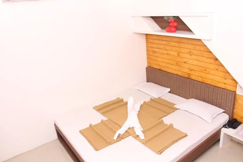 Hotel Royal image