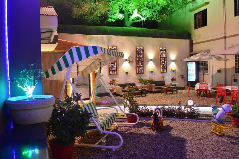 Hotel Royal image