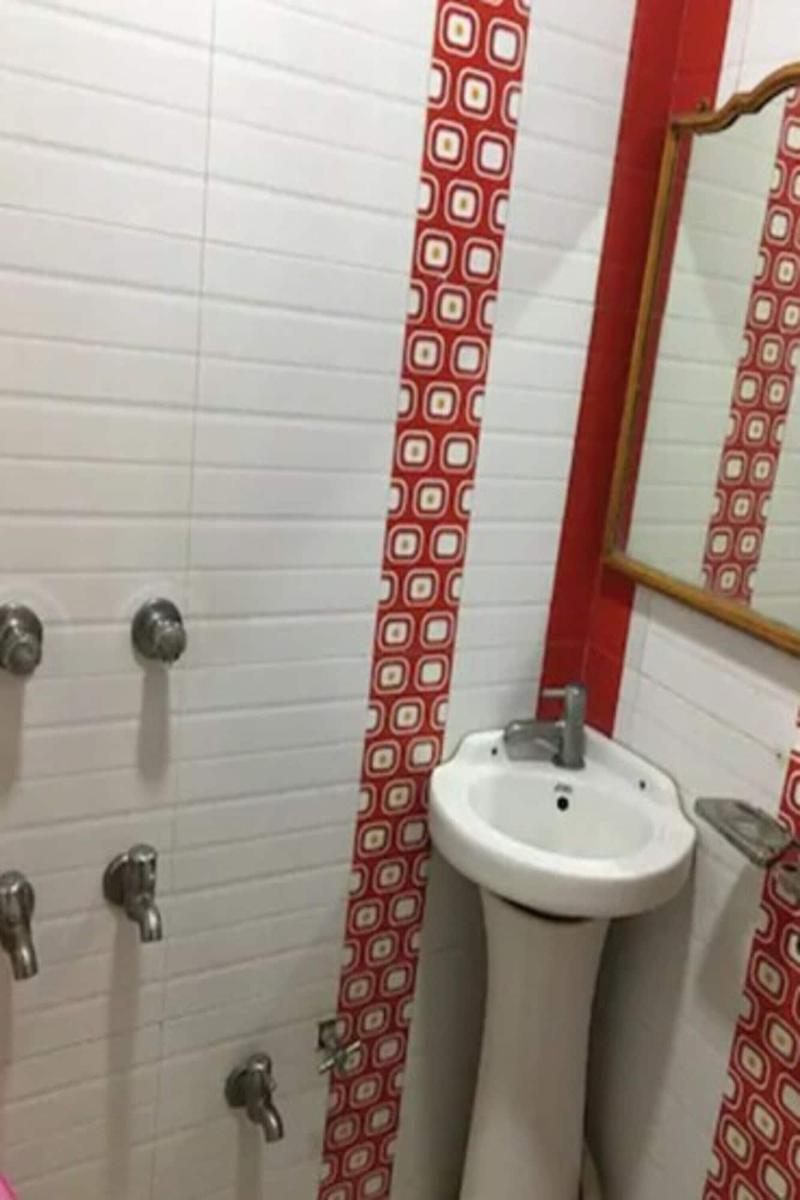 Hotel Royal image
