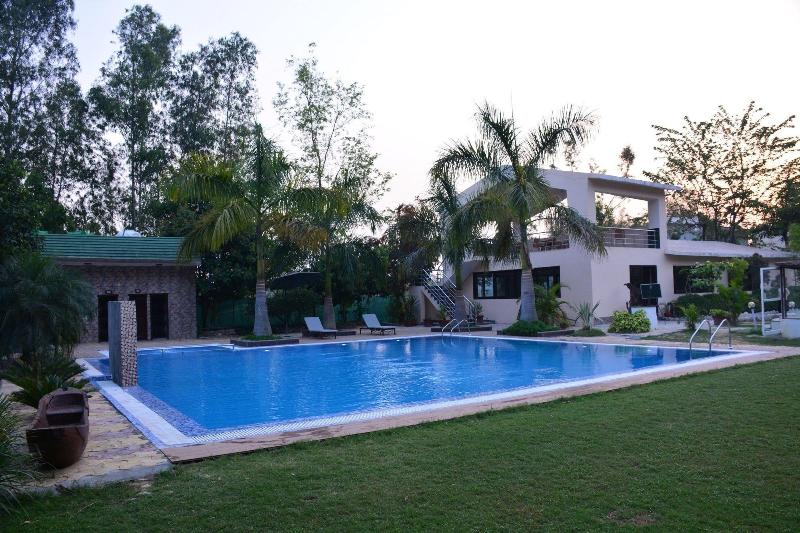 Clarissa Resort