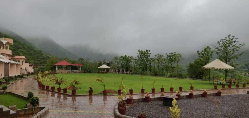 Kavish Holiday Hill Resort image