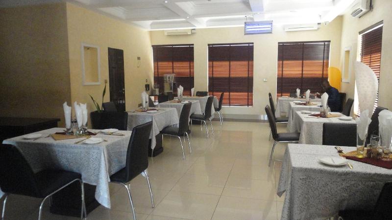 Caesar S Court Hotel And Suites