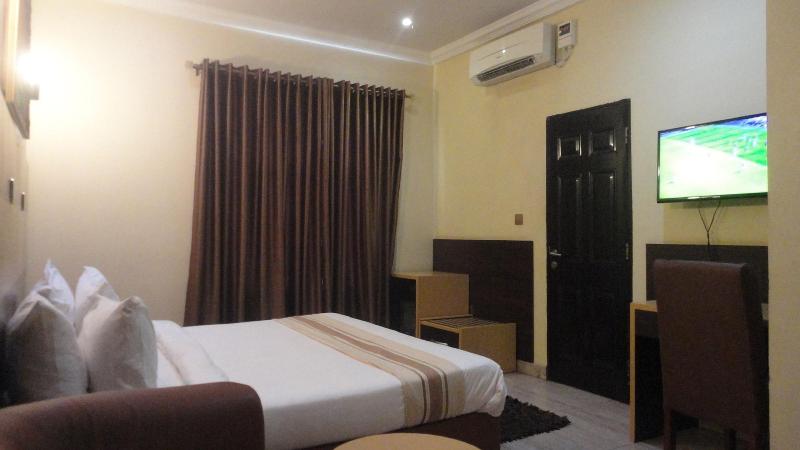 Caesar S Court Hotel And Suites 5