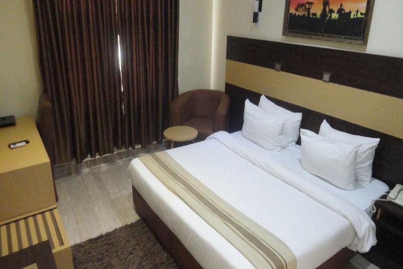 Caesar S Court Hotel And Suites 3