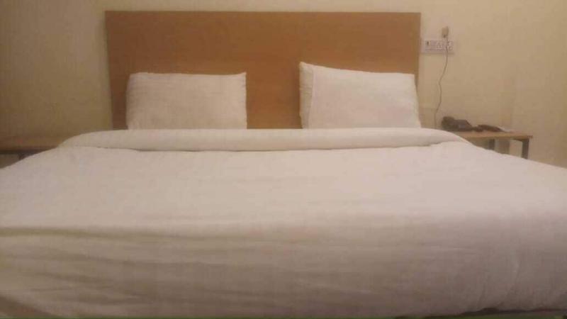 Adb Rooms Days Inn image