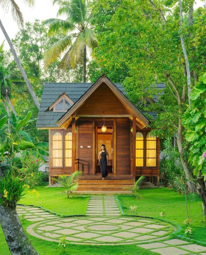 Cyrus Resort By Tolins Hotels Resorts