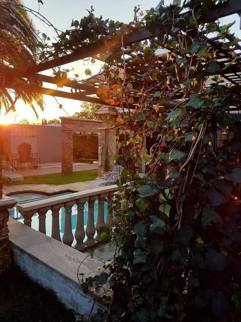 Maison De Leo Luxury Guesthouse image