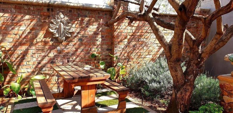 Maison De Leo Luxury Guesthouse image