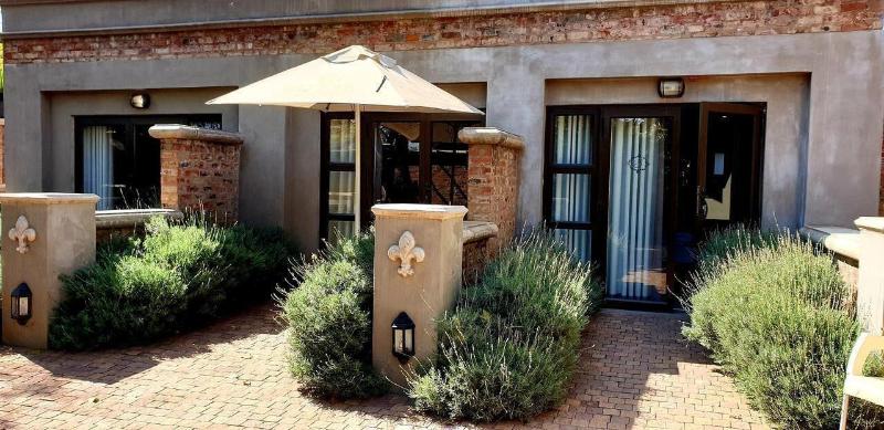Maison De Leo Luxury Guesthouse image