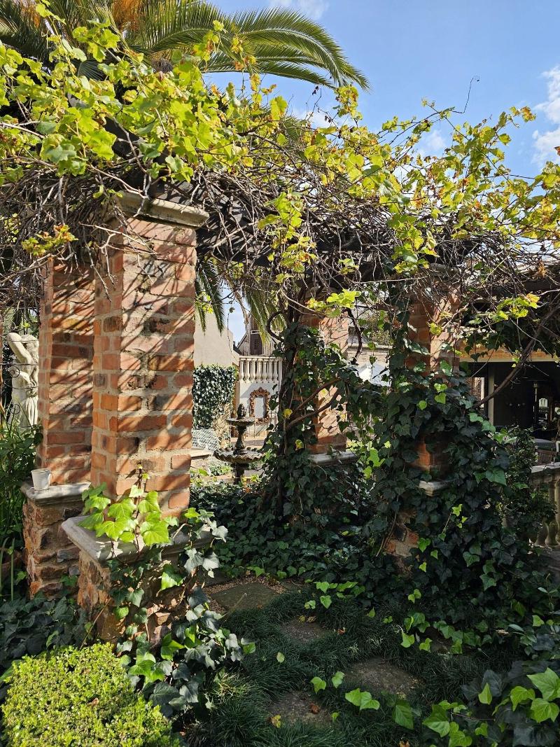 Maison De Leo Luxury Guesthouse image