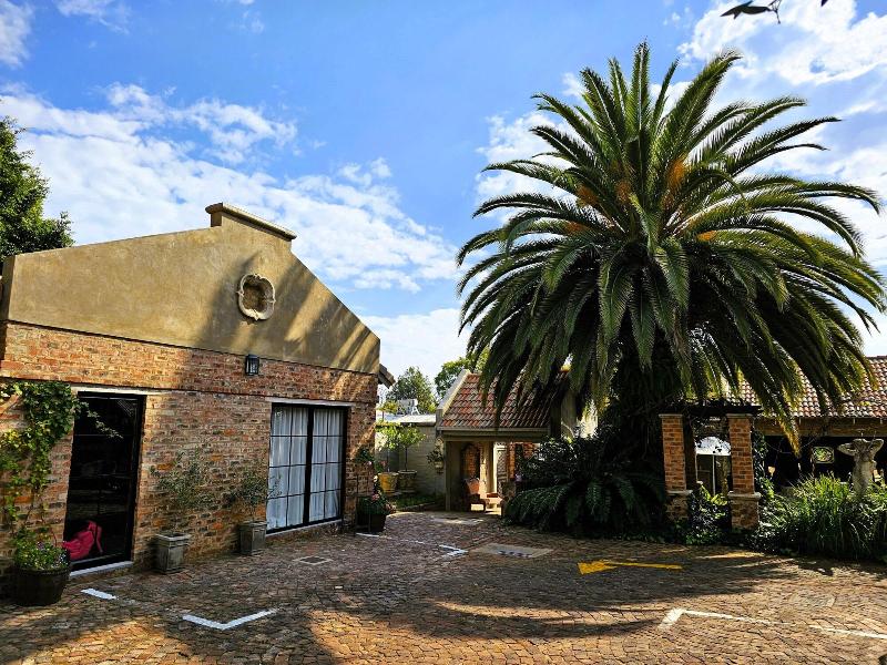 Maison De Leo Luxury Guesthouse image