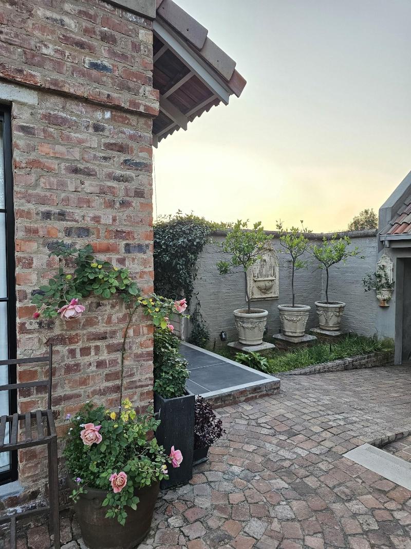 Maison De Leo Luxury Guesthouse image